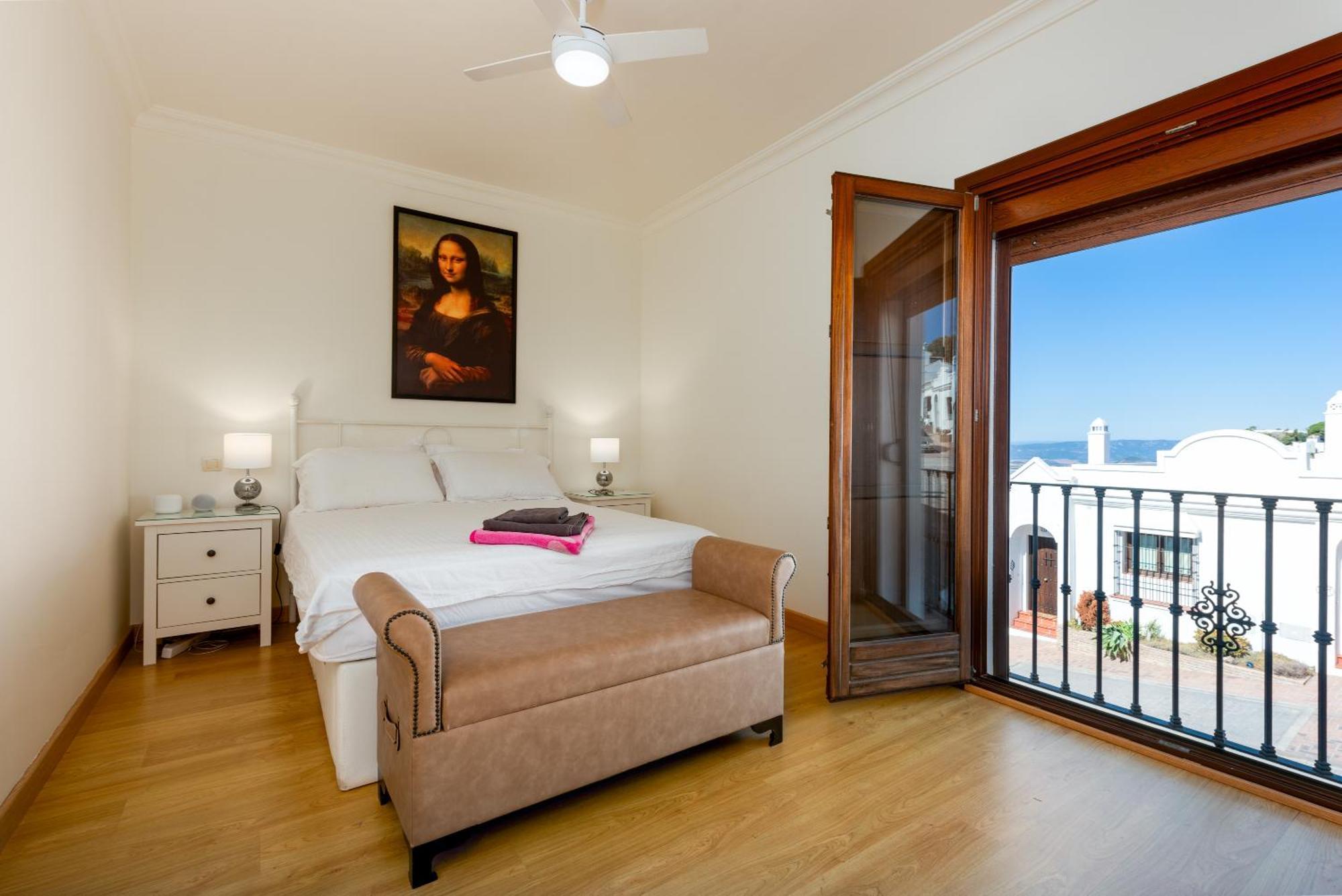 Stylish 3 Bed House 2 Bathrooms, With Patio, Roof Terrace And Communal Pool 5 Minutes Away From The Beautiful Spanish White Village Of Casares Pueblo And Only 20 Mins From The Sea المظهر الخارجي الصورة